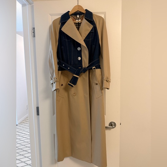 Burberry Jackets & Blazers - Burberry Runway Trench Coat IT 34 / US 0 | Italy NWT